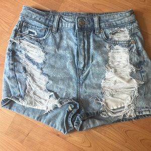 American Eagle distressed blue shorts size 0